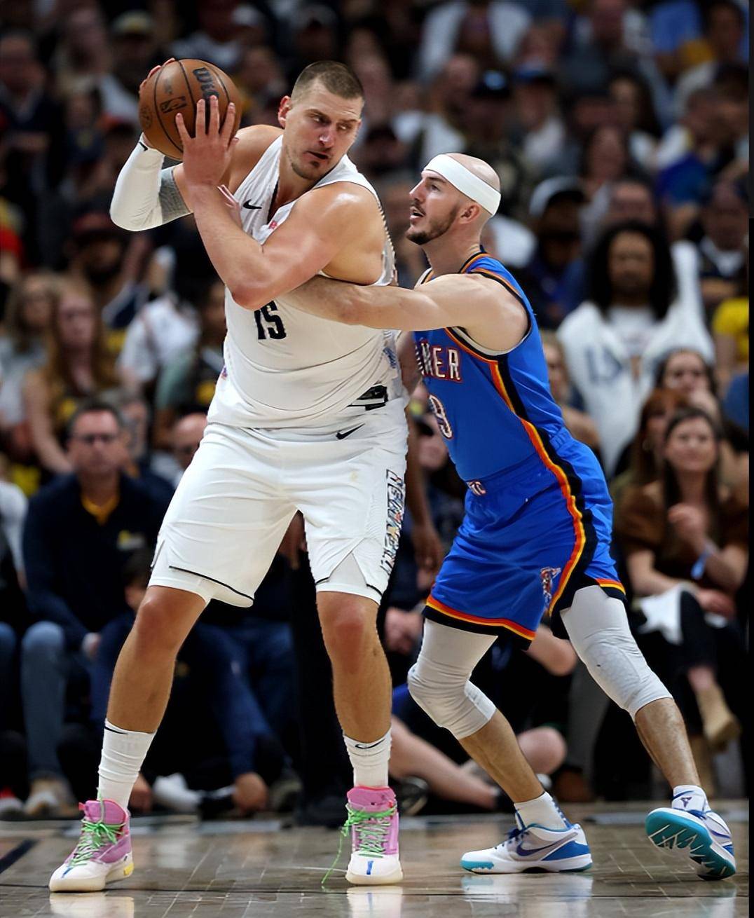 中国女子公开赛纪钰爱9杆大胜，加冕女子中巡奖金王