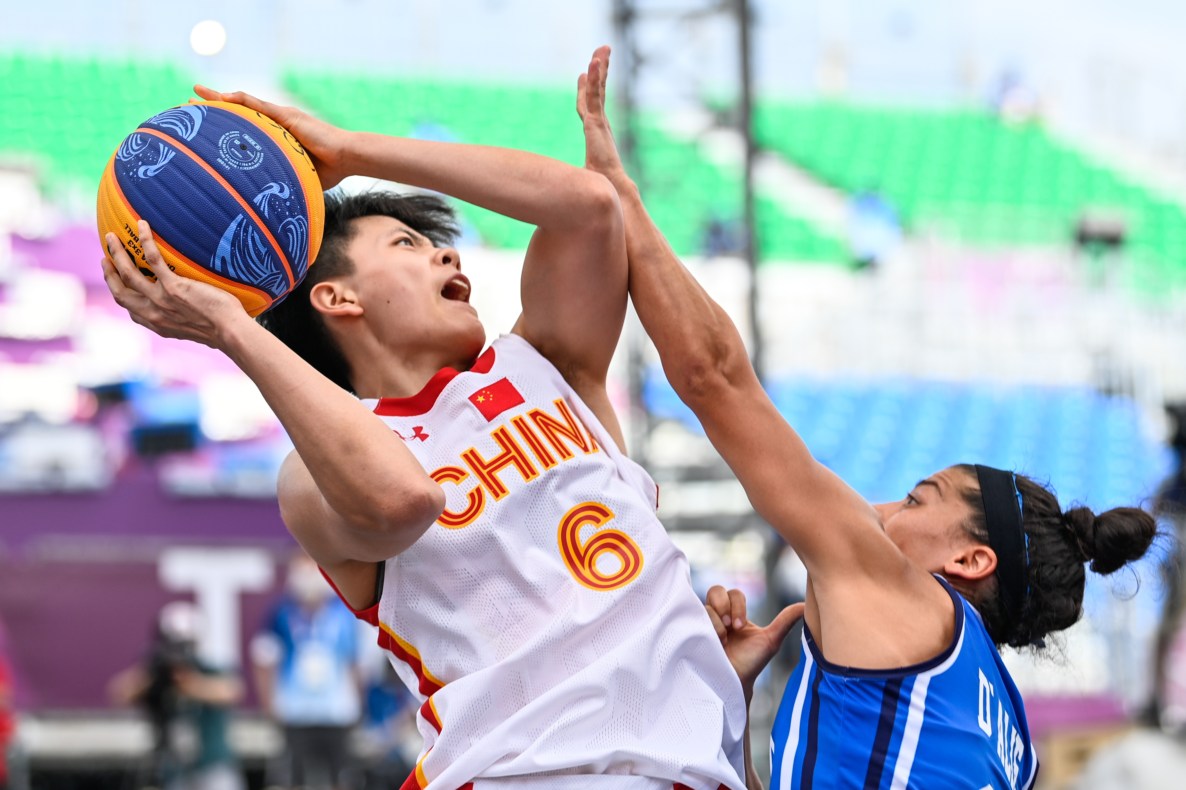 狙击蝴蝶啥时候能播到这儿，当时路透周柯宇陈妍希亲的太对味儿了